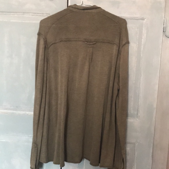 Free People blouse in an army Green colour. Size Small - Picture 8 of 8